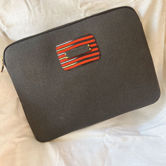 Zipped Black Canvas Laptop Case for 13" 14"